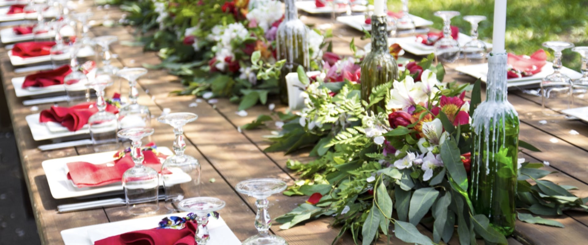 Flowers and Centerpieces: Adding Beauty to Your Wedding