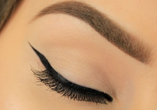 How to Achieve Perfect Winged Eyeliner for Your Bridal Look